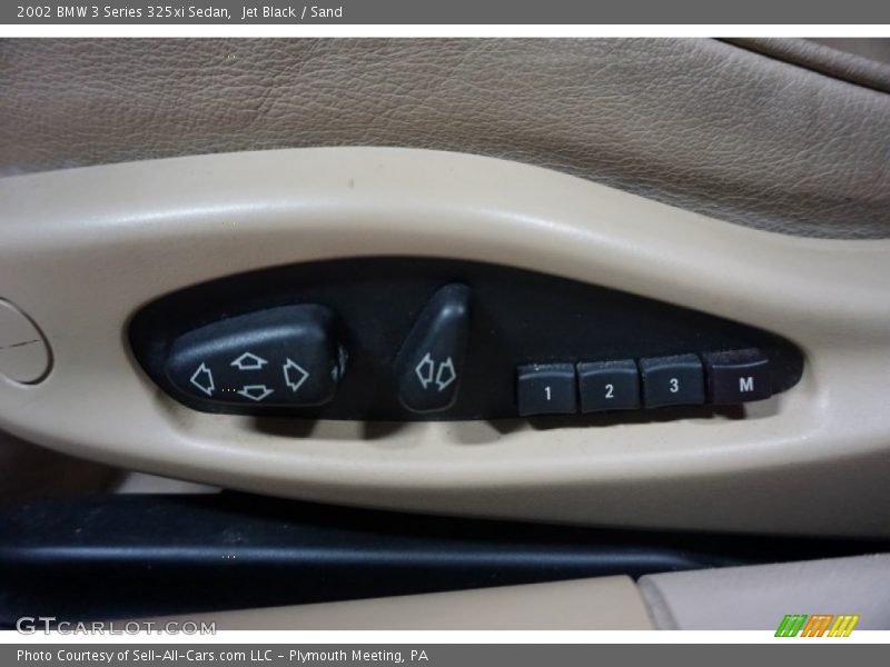 Jet Black / Sand 2002 BMW 3 Series 325xi Sedan