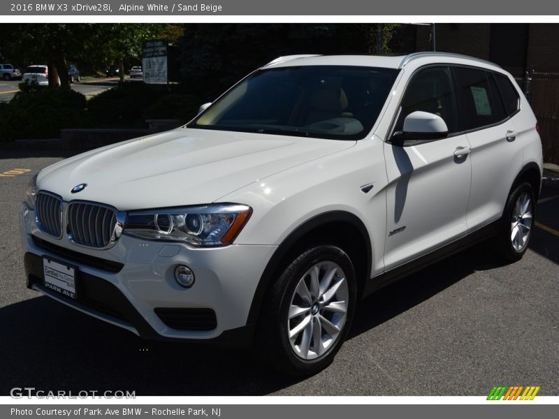 Front 3/4 View of 2016 X3 xDrive28i