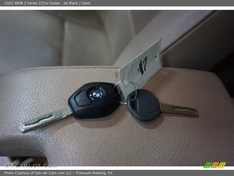 Jet Black / Sand 2002 BMW 3 Series 325xi Sedan