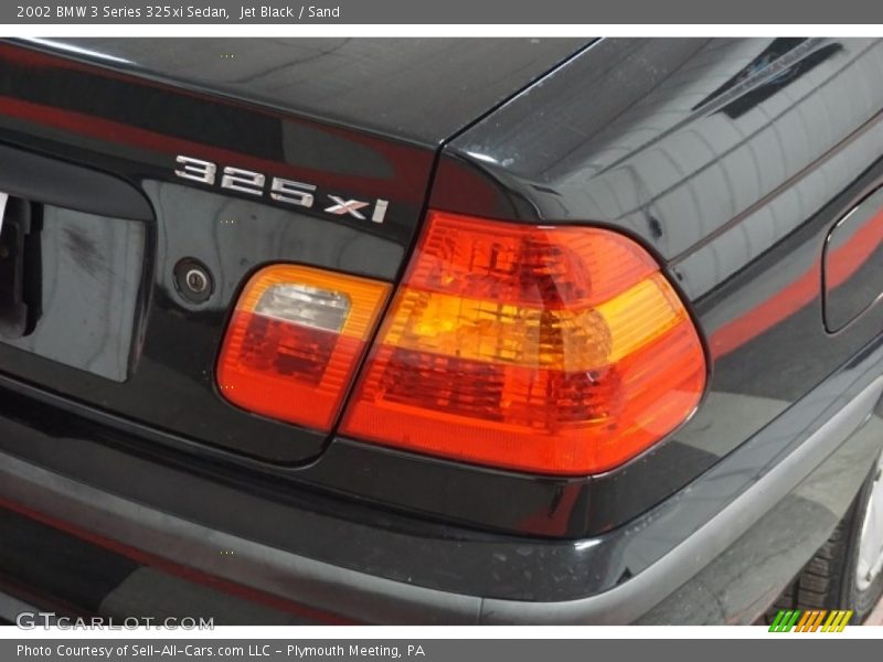 Jet Black / Sand 2002 BMW 3 Series 325xi Sedan