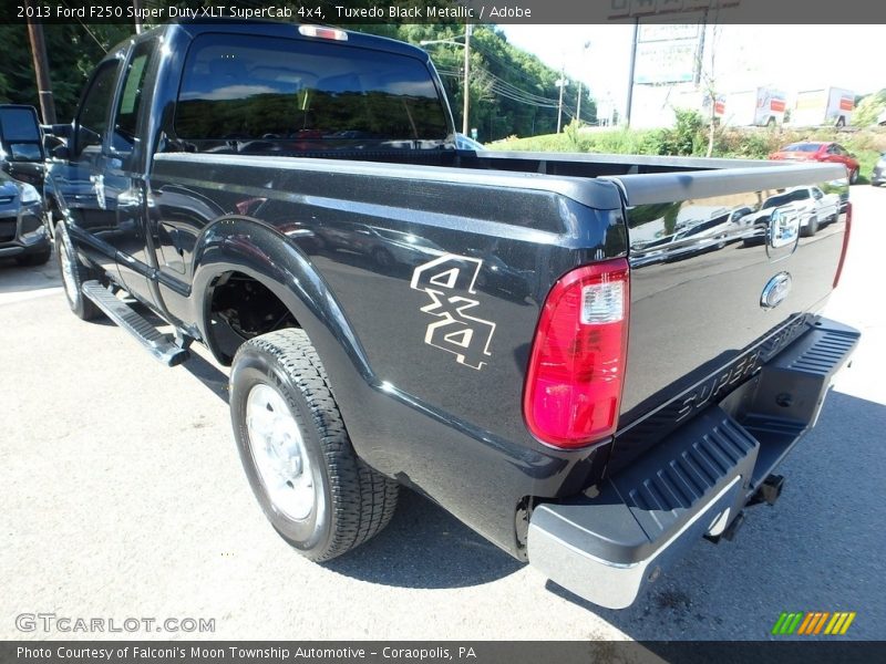 Tuxedo Black Metallic / Adobe 2013 Ford F250 Super Duty XLT SuperCab 4x4