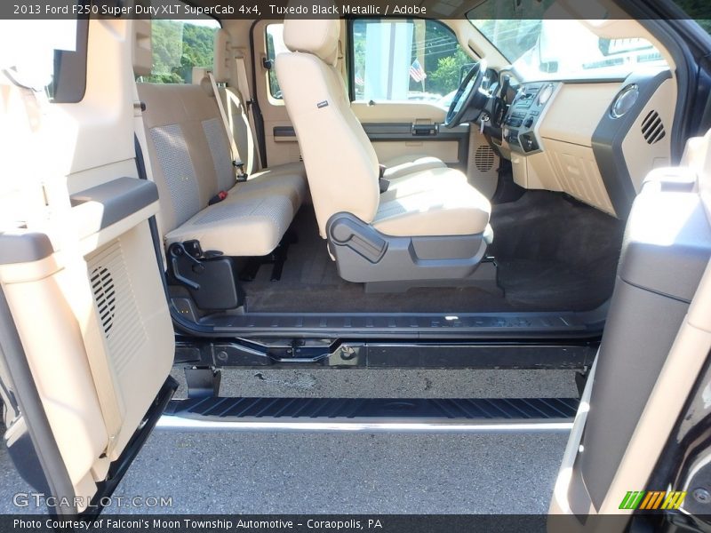 Tuxedo Black Metallic / Adobe 2013 Ford F250 Super Duty XLT SuperCab 4x4