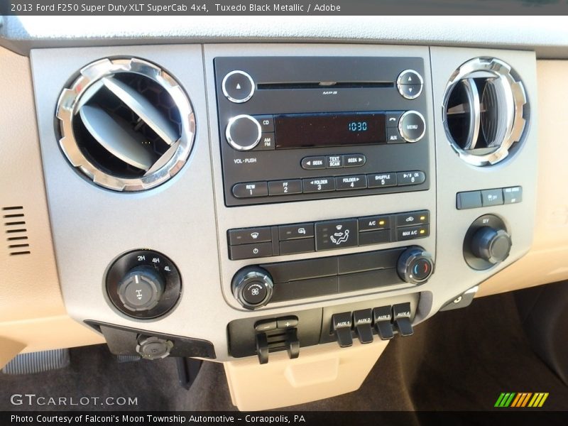Tuxedo Black Metallic / Adobe 2013 Ford F250 Super Duty XLT SuperCab 4x4