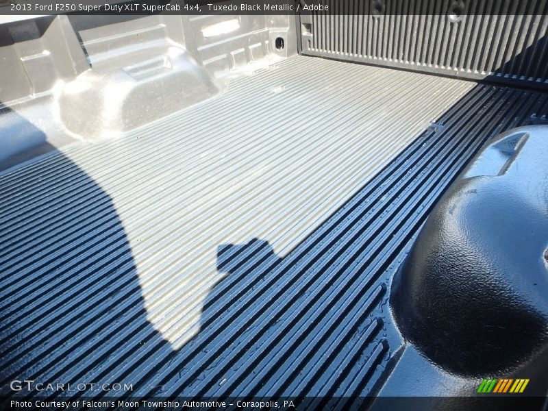 Tuxedo Black Metallic / Adobe 2013 Ford F250 Super Duty XLT SuperCab 4x4
