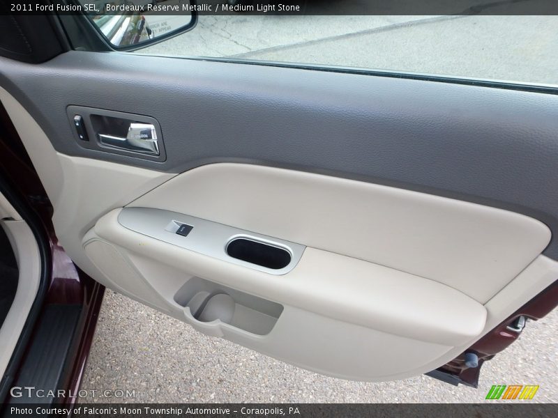Bordeaux Reserve Metallic / Medium Light Stone 2011 Ford Fusion SEL