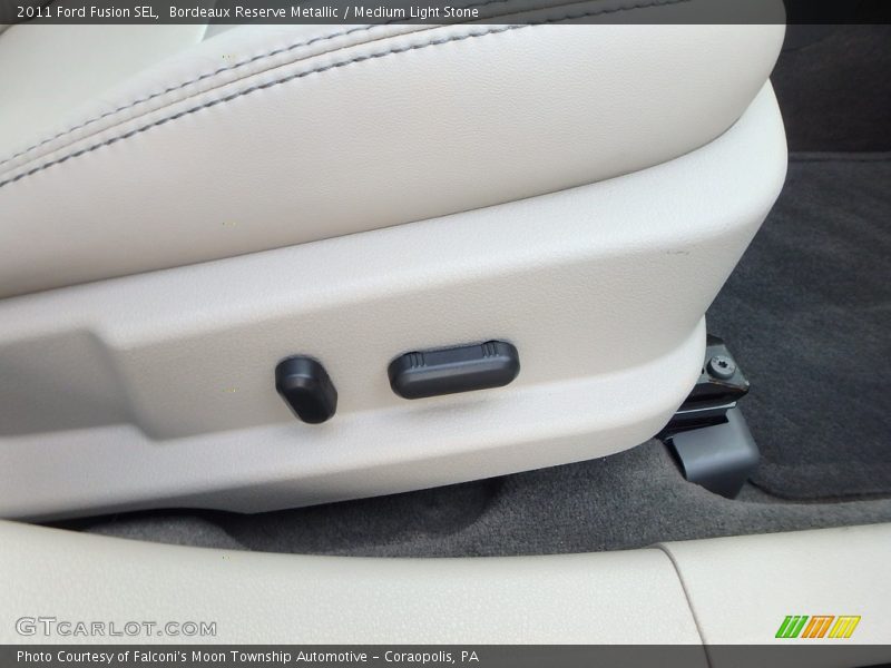 Bordeaux Reserve Metallic / Medium Light Stone 2011 Ford Fusion SEL
