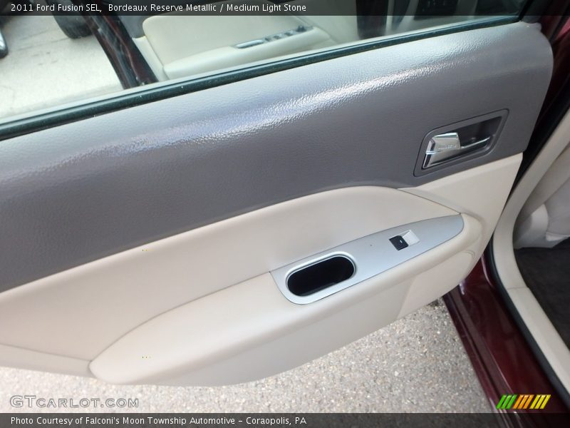 Bordeaux Reserve Metallic / Medium Light Stone 2011 Ford Fusion SEL