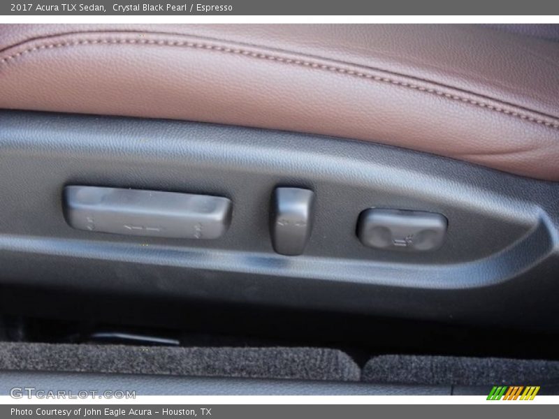 Controls of 2017 TLX Sedan