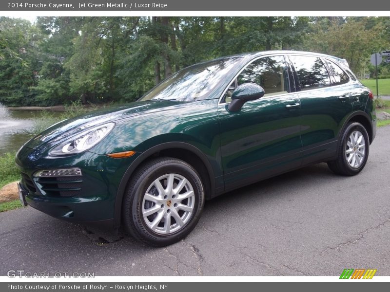 Front 3/4 View of 2014 Cayenne 