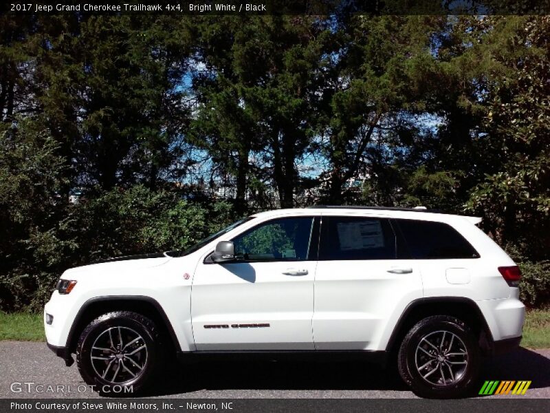  2017 Grand Cherokee Trailhawk 4x4 Bright White