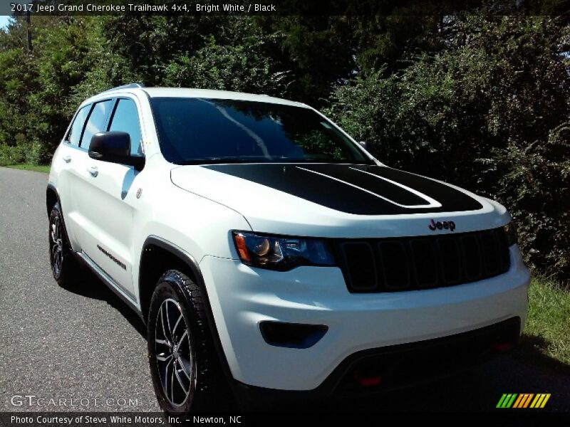 Bright White / Black 2017 Jeep Grand Cherokee Trailhawk 4x4