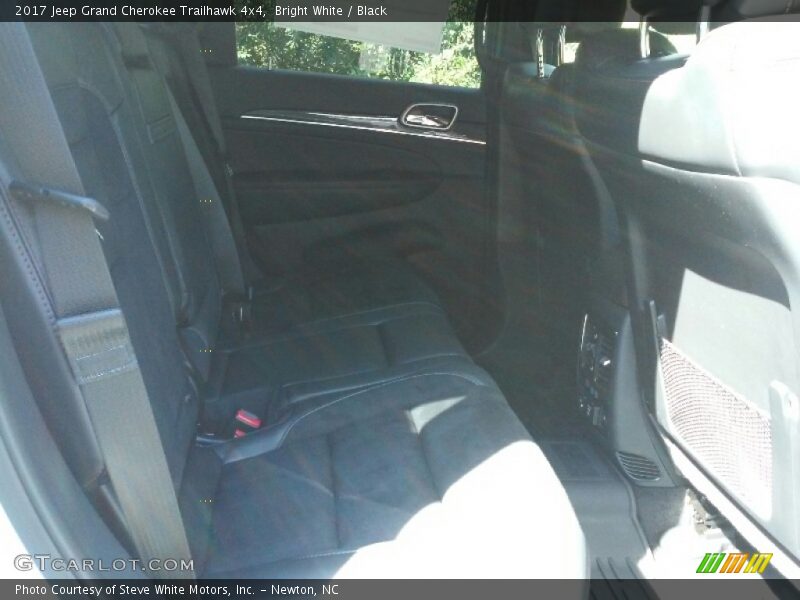 Bright White / Black 2017 Jeep Grand Cherokee Trailhawk 4x4