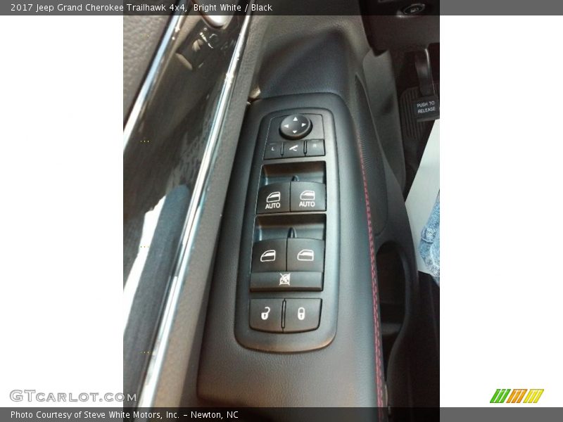 Bright White / Black 2017 Jeep Grand Cherokee Trailhawk 4x4