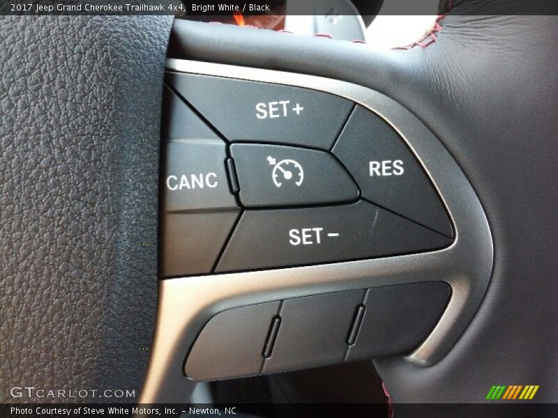 Bright White / Black 2017 Jeep Grand Cherokee Trailhawk 4x4