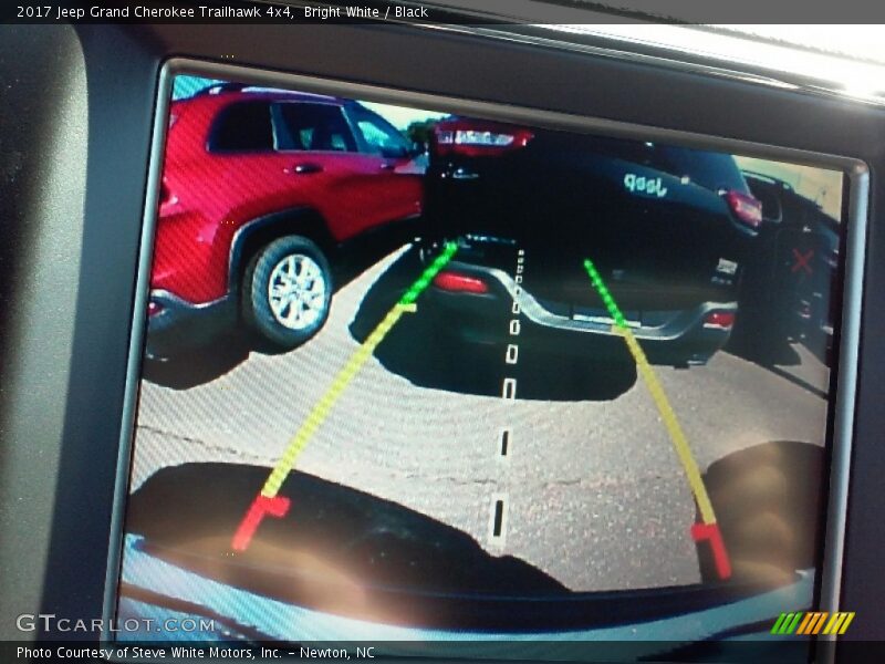 Bright White / Black 2017 Jeep Grand Cherokee Trailhawk 4x4