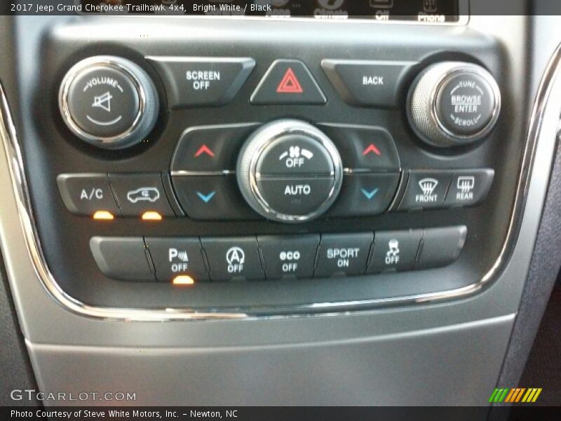 Bright White / Black 2017 Jeep Grand Cherokee Trailhawk 4x4