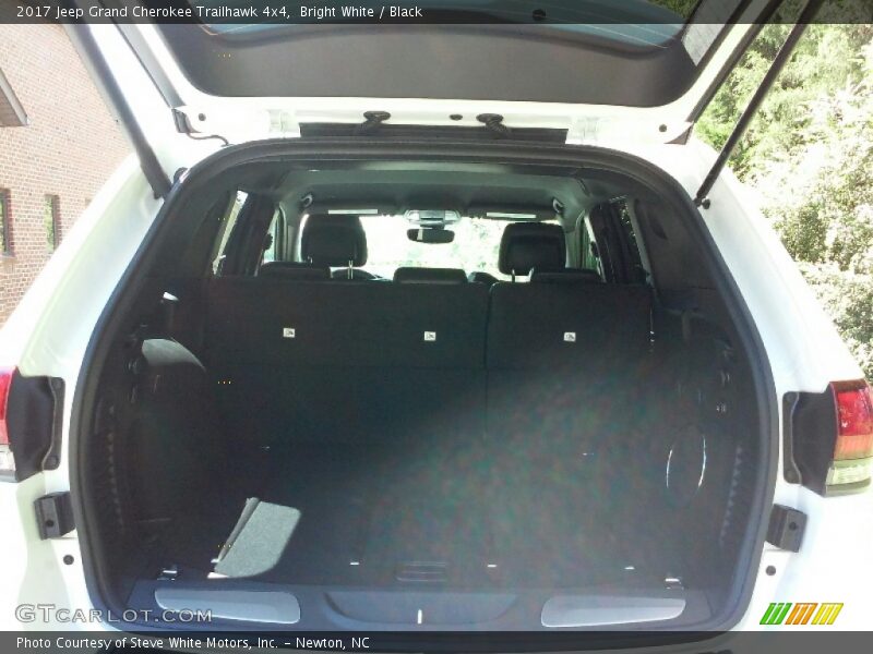Bright White / Black 2017 Jeep Grand Cherokee Trailhawk 4x4
