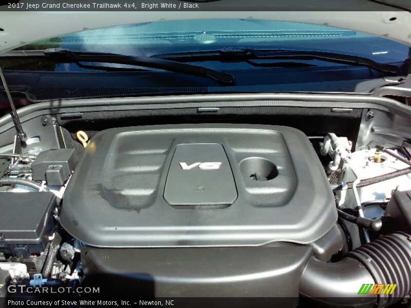 Bright White / Black 2017 Jeep Grand Cherokee Trailhawk 4x4