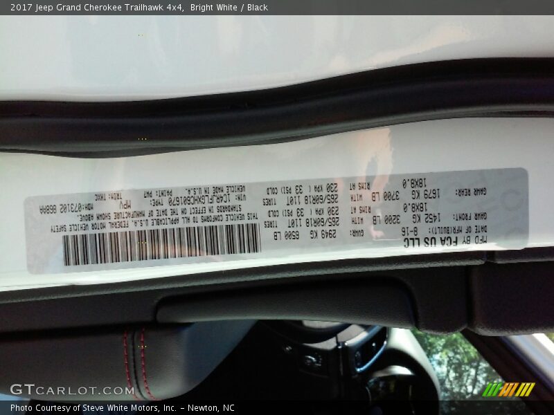 Bright White / Black 2017 Jeep Grand Cherokee Trailhawk 4x4