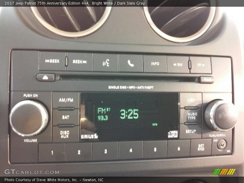 Bright White / Dark Slate Gray 2017 Jeep Patriot 75th Anniversary Edition 4x4