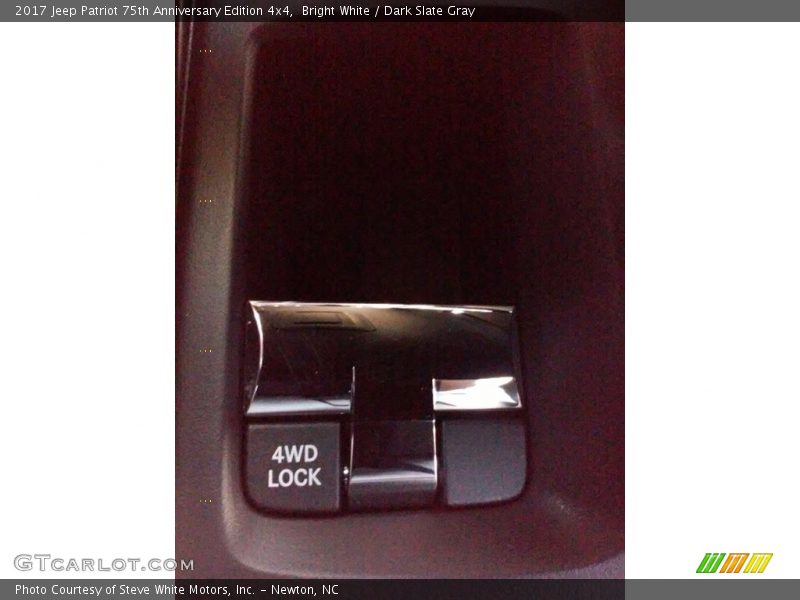 Bright White / Dark Slate Gray 2017 Jeep Patriot 75th Anniversary Edition 4x4