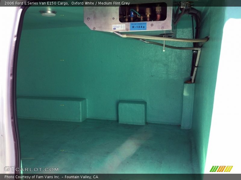 Oxford White / Medium Flint Grey 2006 Ford E Series Van E150 Cargo