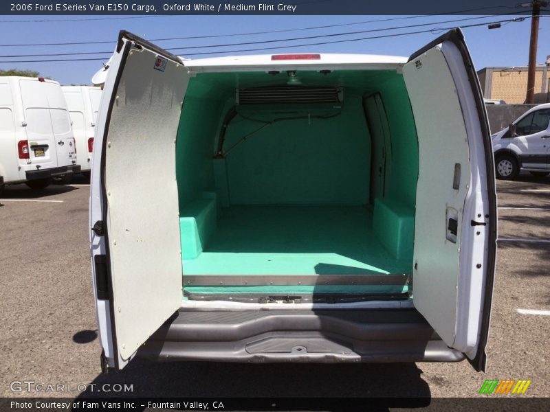 Oxford White / Medium Flint Grey 2006 Ford E Series Van E150 Cargo