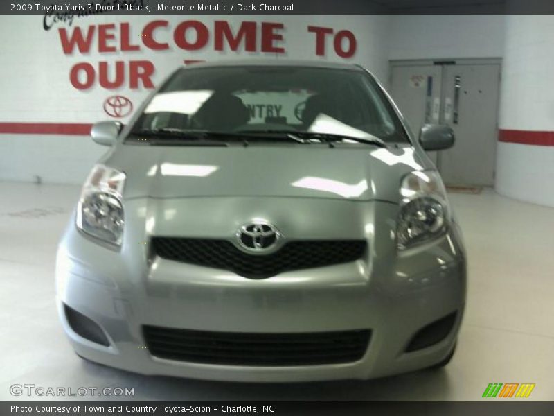 Meteorite Metallic / Dark Charcoal 2009 Toyota Yaris 3 Door Liftback