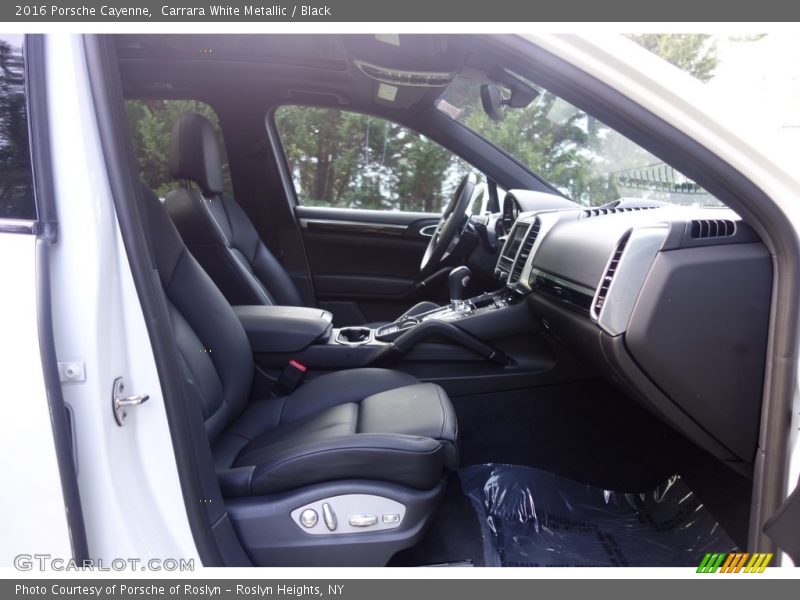 Carrara White Metallic / Black 2016 Porsche Cayenne