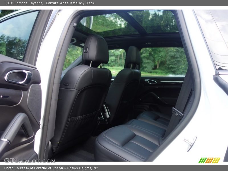 Carrara White Metallic / Black 2016 Porsche Cayenne