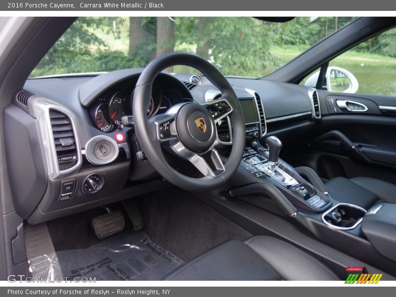Carrara White Metallic / Black 2016 Porsche Cayenne