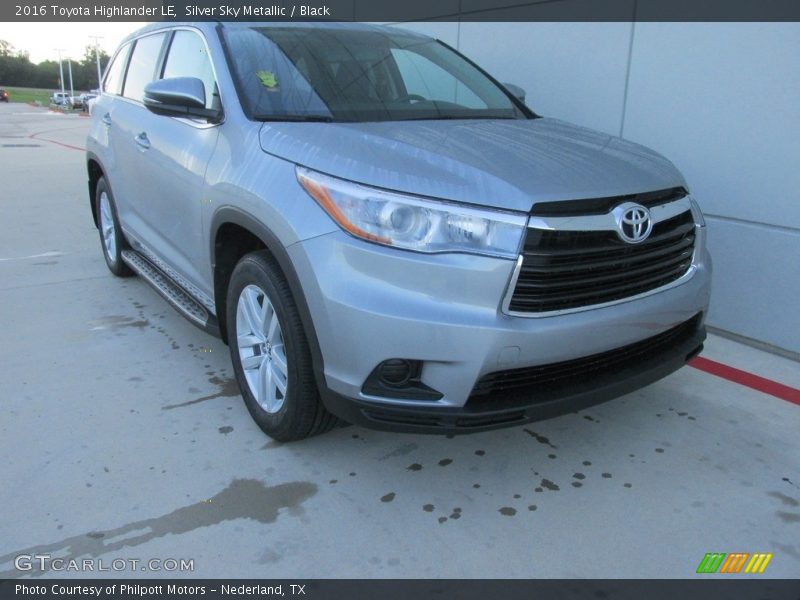 Silver Sky Metallic / Black 2016 Toyota Highlander LE