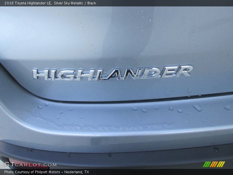 Silver Sky Metallic / Black 2016 Toyota Highlander LE