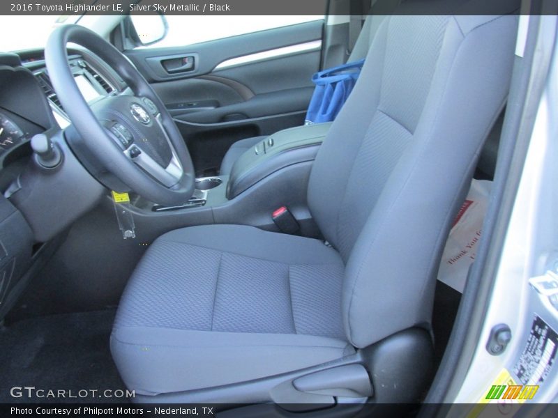 Silver Sky Metallic / Black 2016 Toyota Highlander LE