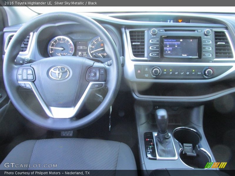Silver Sky Metallic / Black 2016 Toyota Highlander LE