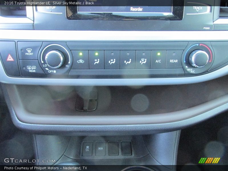 Silver Sky Metallic / Black 2016 Toyota Highlander LE