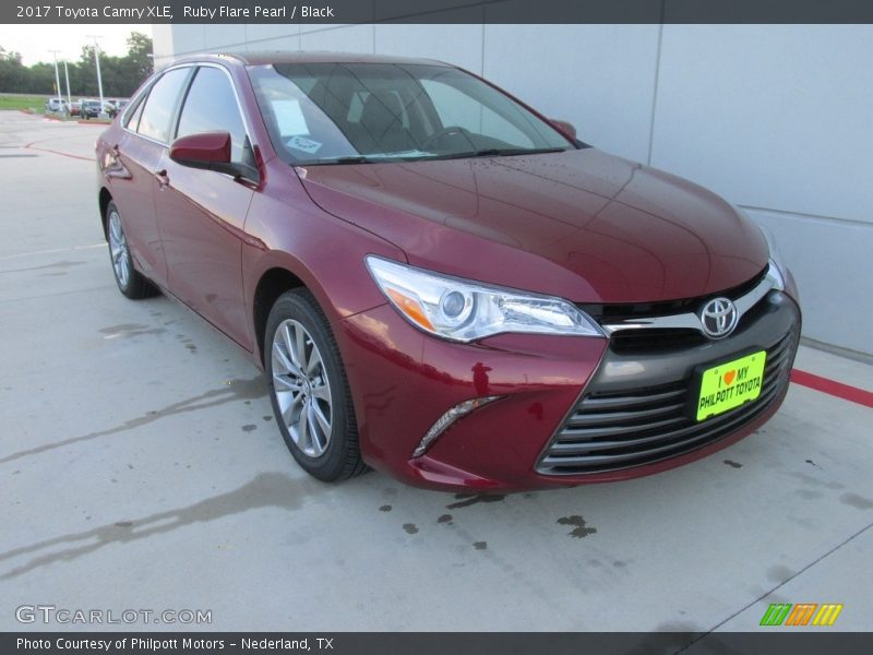 Ruby Flare Pearl / Black 2017 Toyota Camry XLE