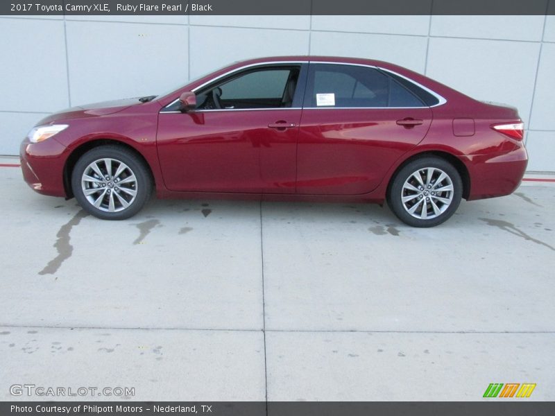 Ruby Flare Pearl / Black 2017 Toyota Camry XLE