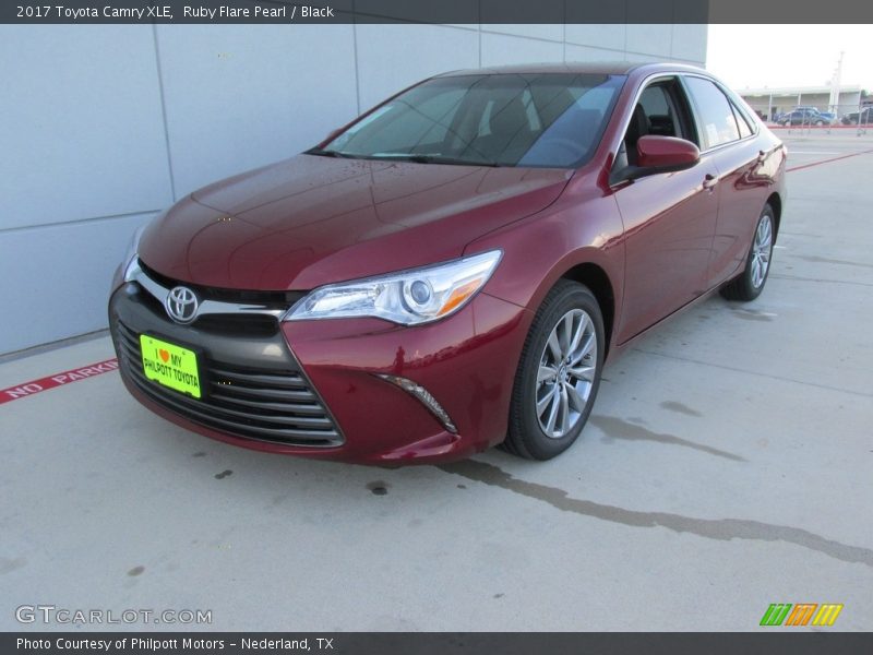 Ruby Flare Pearl / Black 2017 Toyota Camry XLE