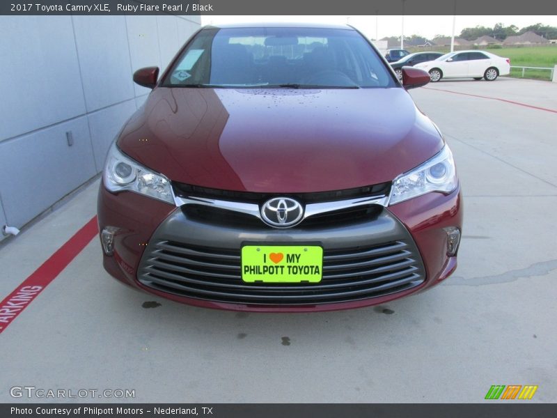 Ruby Flare Pearl / Black 2017 Toyota Camry XLE