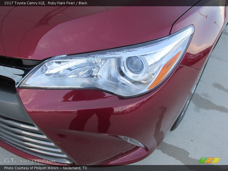 Ruby Flare Pearl / Black 2017 Toyota Camry XLE