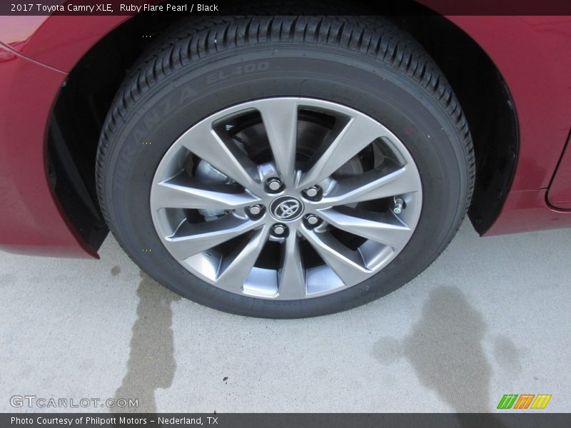 Ruby Flare Pearl / Black 2017 Toyota Camry XLE