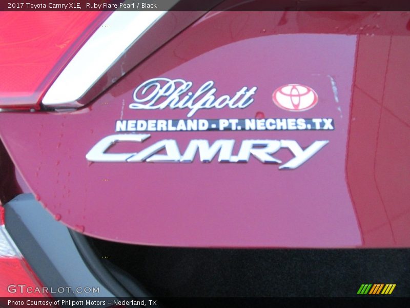 Ruby Flare Pearl / Black 2017 Toyota Camry XLE