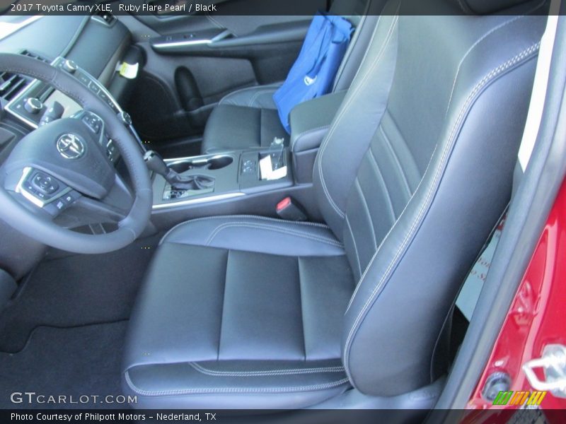 Ruby Flare Pearl / Black 2017 Toyota Camry XLE