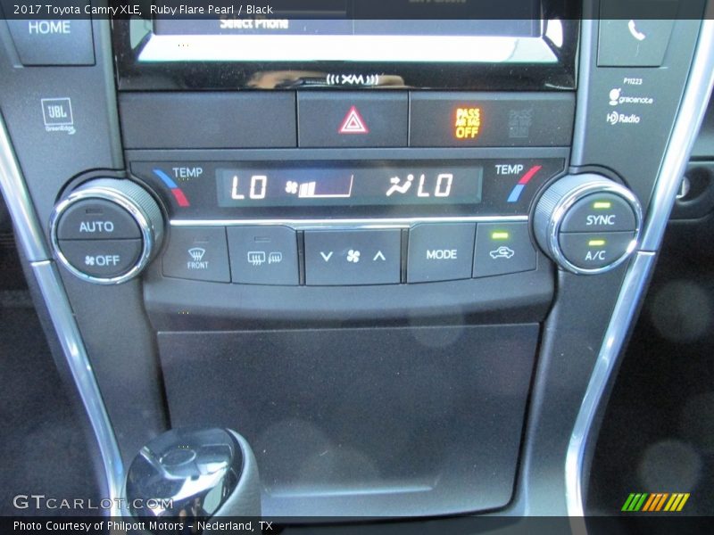 Ruby Flare Pearl / Black 2017 Toyota Camry XLE