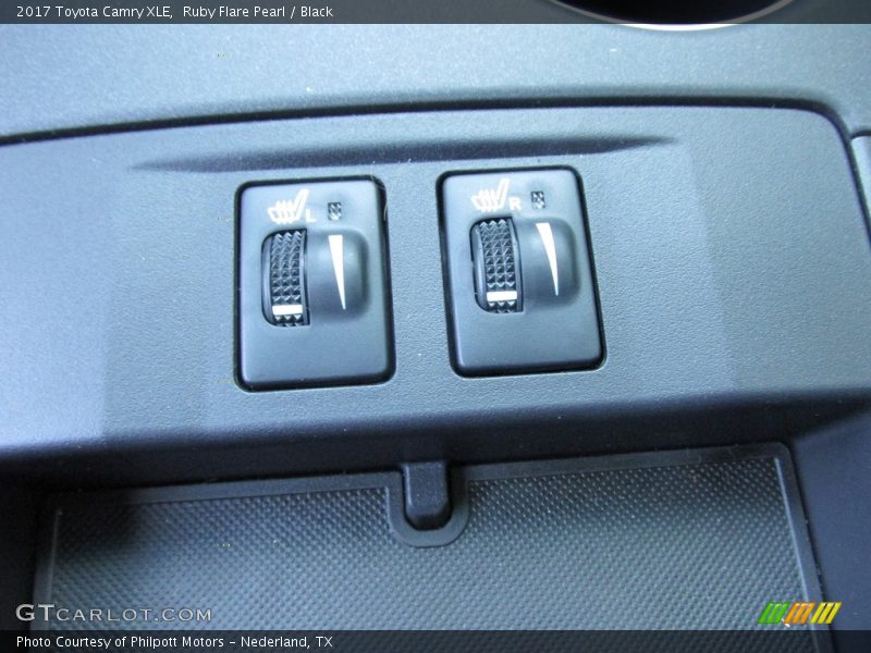 Ruby Flare Pearl / Black 2017 Toyota Camry XLE