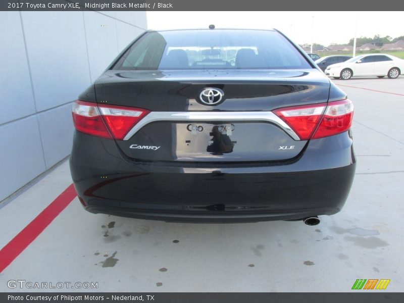 Midnight Black Metallic / Black 2017 Toyota Camry XLE