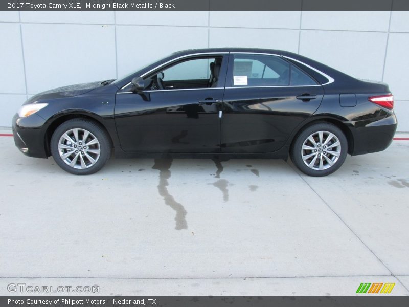 Midnight Black Metallic / Black 2017 Toyota Camry XLE