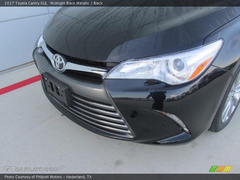 Midnight Black Metallic / Black 2017 Toyota Camry XLE