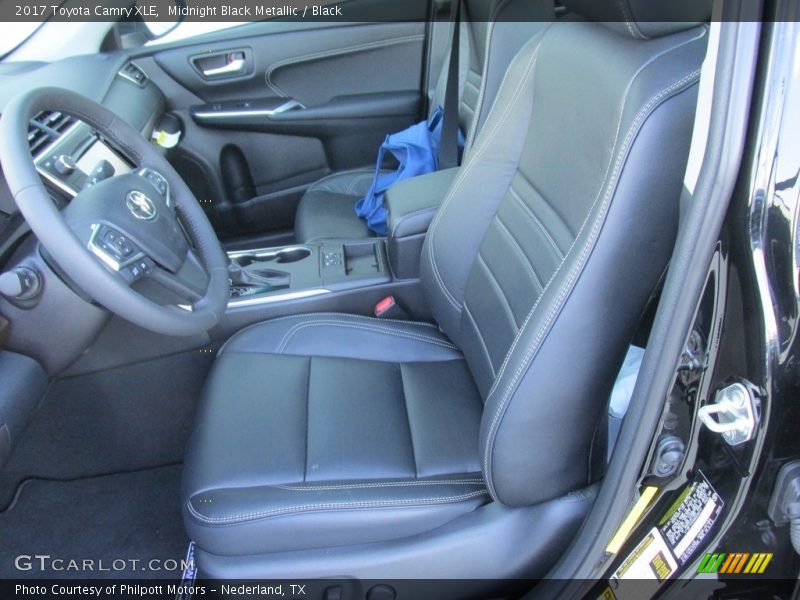 Midnight Black Metallic / Black 2017 Toyota Camry XLE
